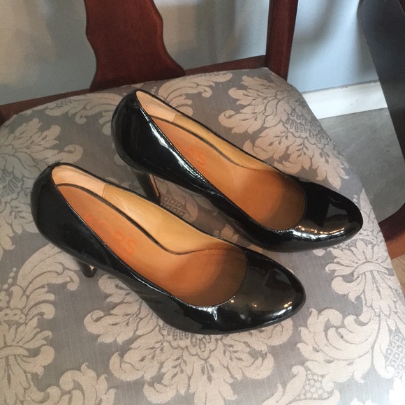 Michael Kors Shoes - Black Patent Heels Sz 9 1/2 Stunning ❤️